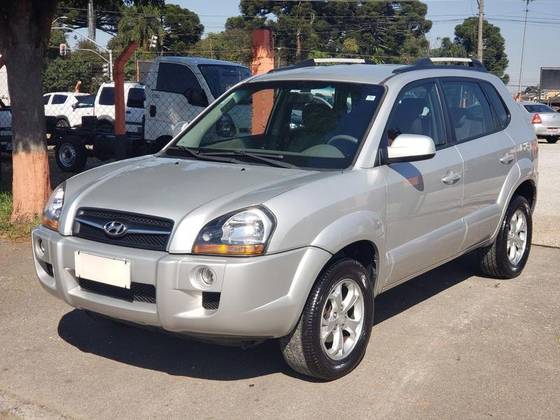 HYUNDAI TUCSON 2.0 MPFI GLS 16V 143CV 2WD FLEX 4P AUTOMÁTICO HYUNDAI TUCSON 2.0 MPFI GLS 16V 143CV 2WD FLEX 4P AUTOMÁTICO